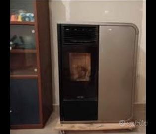 stufa pellet Jolly Mec mod I-Dea Slim
