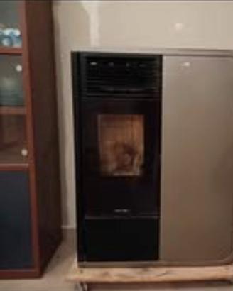 stufa pellet Jolly Mec mod I-Dea Slim