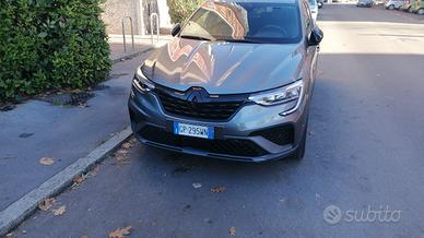 Renault Arkana E-Tech Hybrid 145 • Full optional