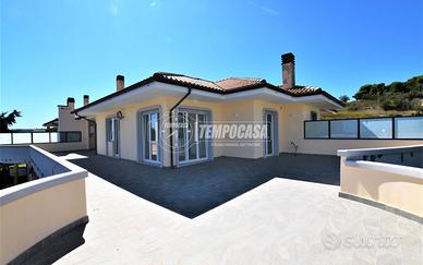 Appartamento di 120 mq con terrazzo di 140 mq, com