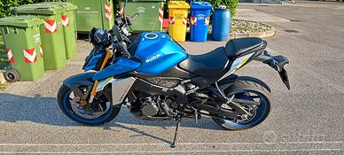 Suzuki gsxs 1000 2021