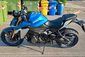Suzuki gsxs 1000 2021