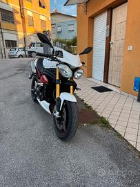 Triumph speed triple 1050r