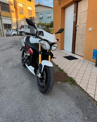 Triumph speed triple 1050r
