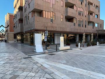 Locale commerciale in via del corso a matera