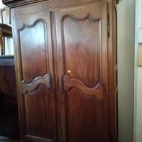 ARMADIO FRANCESE DELLA META' DEL 700 IN NOCE