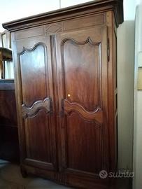 ARMADIO FRANCESE DELLA META' DEL 700 IN NOCE