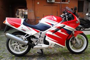 Honda vfr750f
