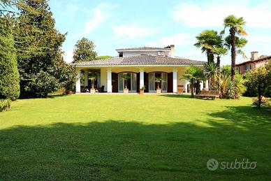 Elegante villa in Bragni
