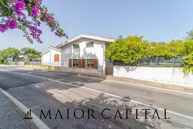 San Teodoro | Villa con giardino al Centro di San