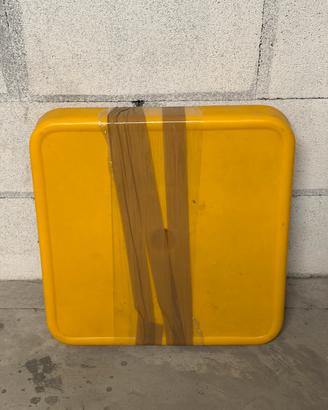 Tavolinetto in plastica per bambini
