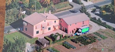 Casa Ristrutturata Bifamiliare con Giardino