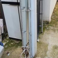 2 plafoniere con neon e cavi