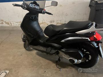 Beverly 125 anno 2004