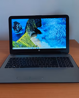 HP Notebook 15 ay500nl 15.6" 4GB RAM - SSD 500 GB 
