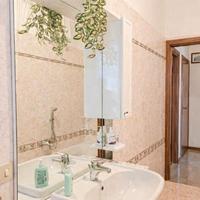 Ampio BILOCALE con BALCONE e BOX