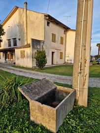 Rustico da ristrutturare in borgo rurale