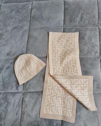 Fendi originale / cuffia + sciarpa