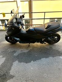 Yamaha T-Max 560