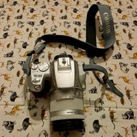 Canon EOS 250D argento + Obb.vo 18-55 + zaino + SD