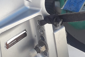 Piastra rialzo motore fuoribordo