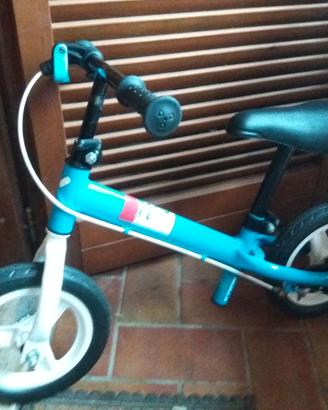 bicicletta senza pedali