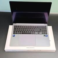 Samsung Book5 Pro 16" 16MB RAM 1TB SSD Win 11 Pro