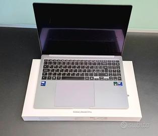 Samsung Book5 Pro 16" 16MB RAM 1TB SSD Win 11 Pro