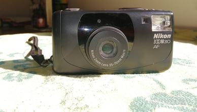 Fotocamera Nikon nera