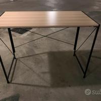 2 Scrivanie legno e metallo nero