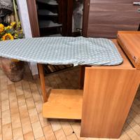 Armadio con asse da stiro