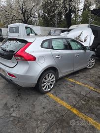 VOLVO V40 DEL 2012 PER RICAMBI