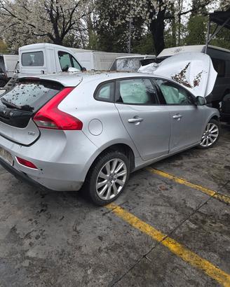 VOLVO V40 DEL 2012 PER RICAMBI