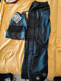 Due pantaloni anti pioggia Tucano urbano