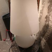 Lampada da tavolo desaing fontana