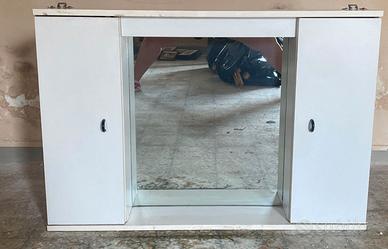 Mobiletto bagno con specchio