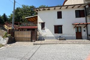 5 LOCALI A GUBBIO
