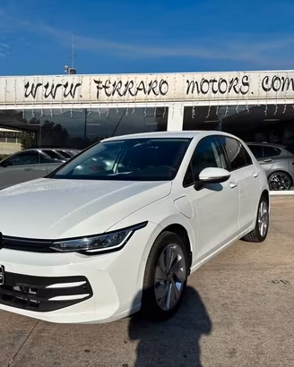 Volkswagen Golf 1.5 TSI eHybrid DSG Style 2025 / K