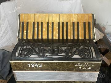 Fisarmonica d’epoca Dallapè modello Trento