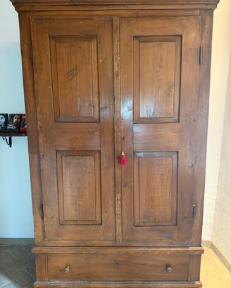 ARMADIO IN LEGNO STILE PROVENZALE