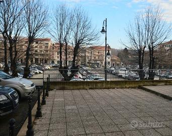 NEGOZIO e magazzino in centro a Cuorgnè