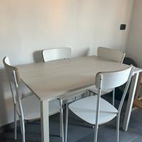 Tavolo + 4 sedie 50€