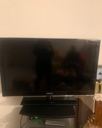 Tv SAMSUNG LCD 40”