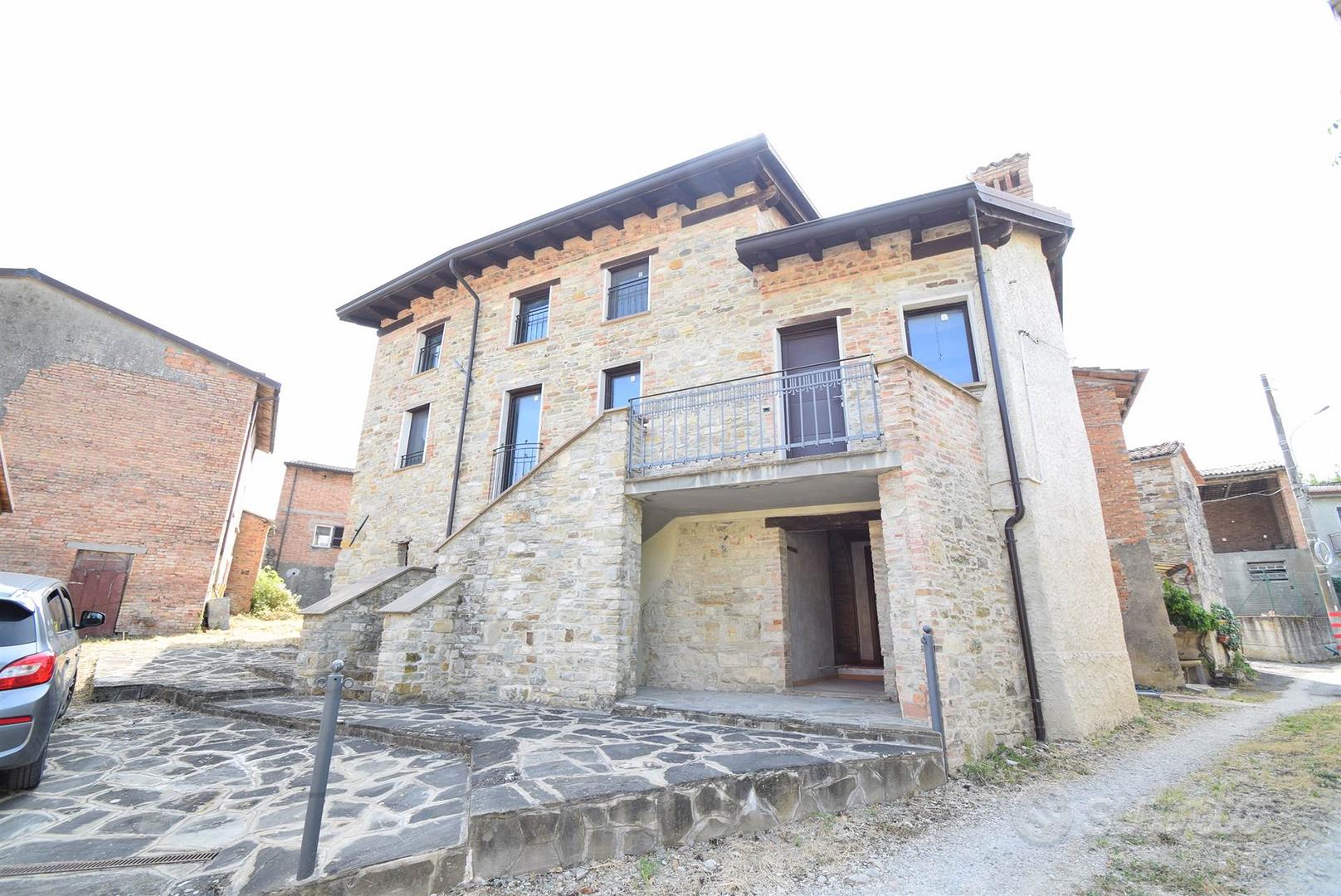 Rif.2460RC71298| rustico lugagnano val d'arda - Vista 2