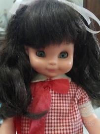 Bambola della Ratti numerata.