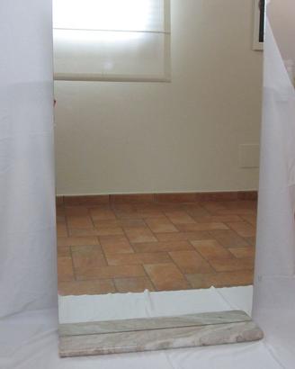 Specchio con mensola