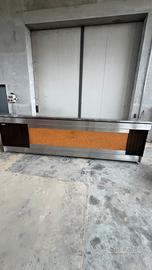 Arredamento bar ristorante banco, frigo, vetrina