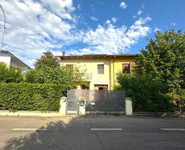 PORZIONE DI BIFAMILIARE A MEDOLLA