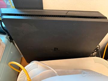 PlayStation 4 (1 gioco incluso)