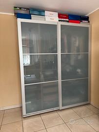 Armadio IKEA PAX con ante scorrevoli